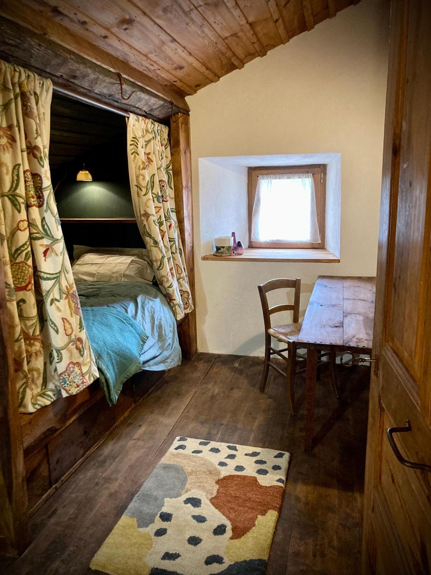 Chambres Et Tables D'Hotes - Les Ateliers De Pontajou - Pelerin Navette Gratuite A Saugues Venteuges Exterior photo